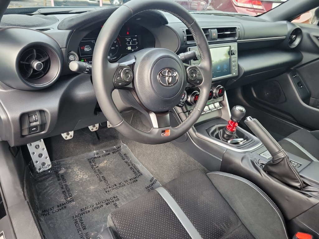 Used 2023 Toyota GR86 Premium w/ ALL Weather Mat Package (TMS) RWD image 17