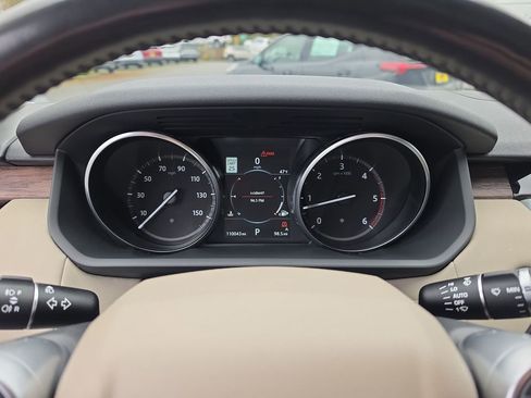 Used 2017 Land Rover Discovery HSE image 12