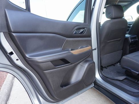 Used 2023 GMC Acadia SLE w/ Driver Convenience Package image 20