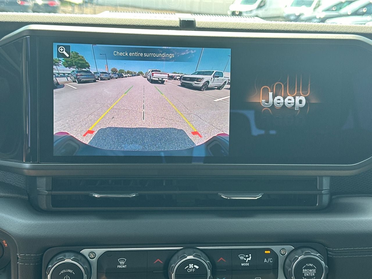 Used 2025 Jeep Gladiator Rubicon AWD/4WD image 28