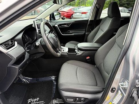 Used 2023 Toyota RAV4 XLE w/ Convenience Package FWD image 11
