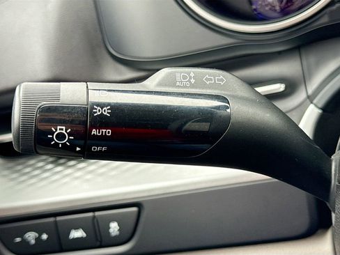 Used 2023 Kia Carnival LX image 13