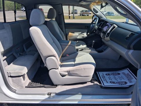 Used 2005 Toyota Tacoma PreRunner image 7