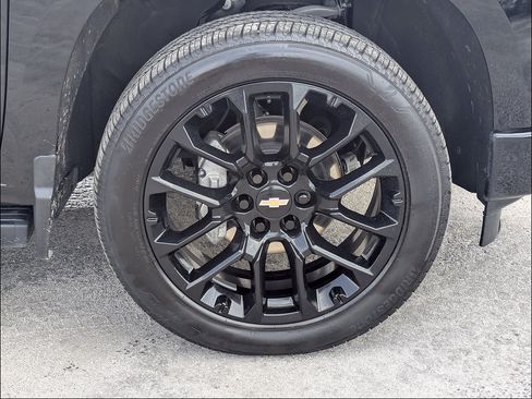 Used 2025 Chevrolet Silverado 1500 High Country w/ Midnight Edition AWD/4WD image 15