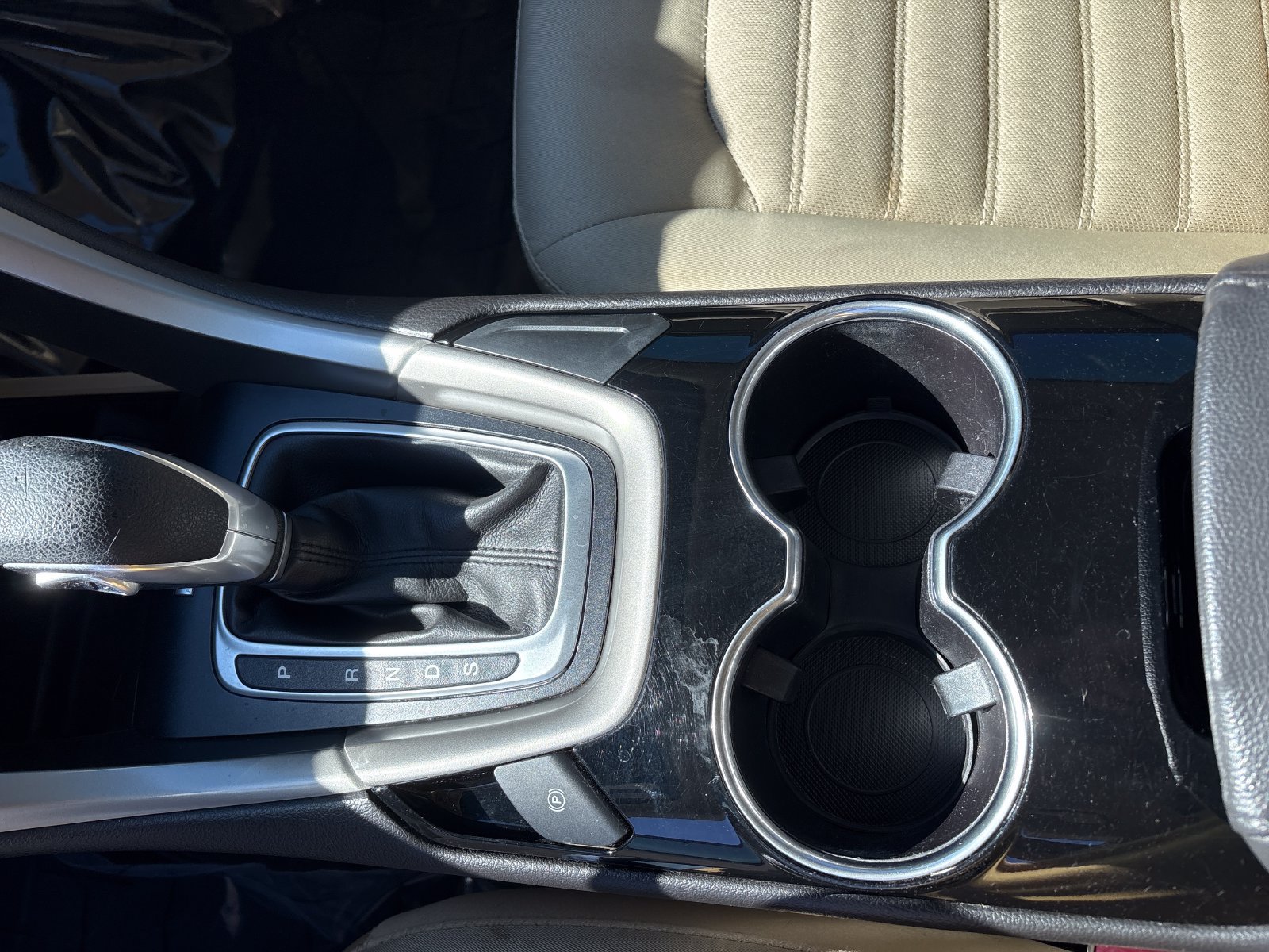 Used 2015 Ford Fusion SE FWD image 18