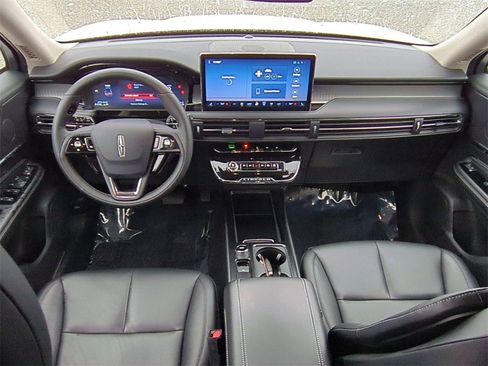 Used 2024 Lincoln Corsair Premiere image 25