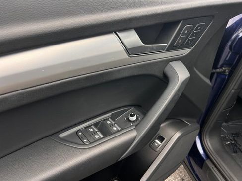 Used 2020 Audi Q5 2.0T Premium w/ Titanium Sport Package AWD/4WD image 11
