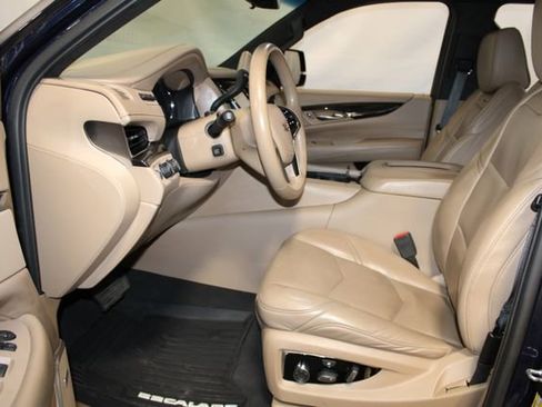 Used 2019 Cadillac Escalade Platinum AWD/4WD image 8