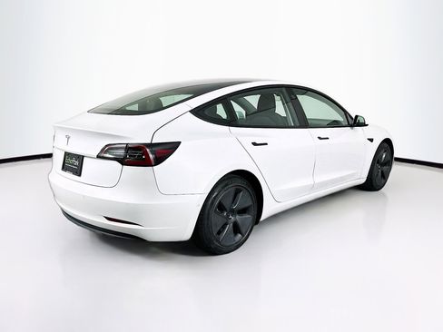 Used 2021 Tesla Model 3 Standard Range Plus image 9