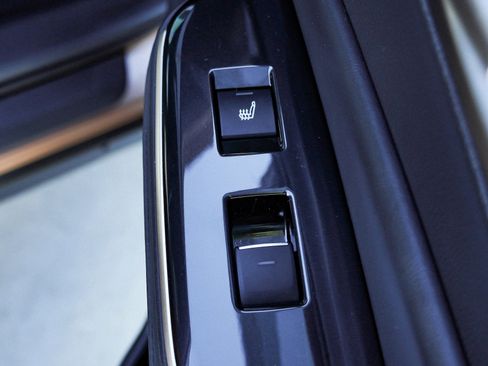 Certified 2025 Toyota Crown Signia image 31