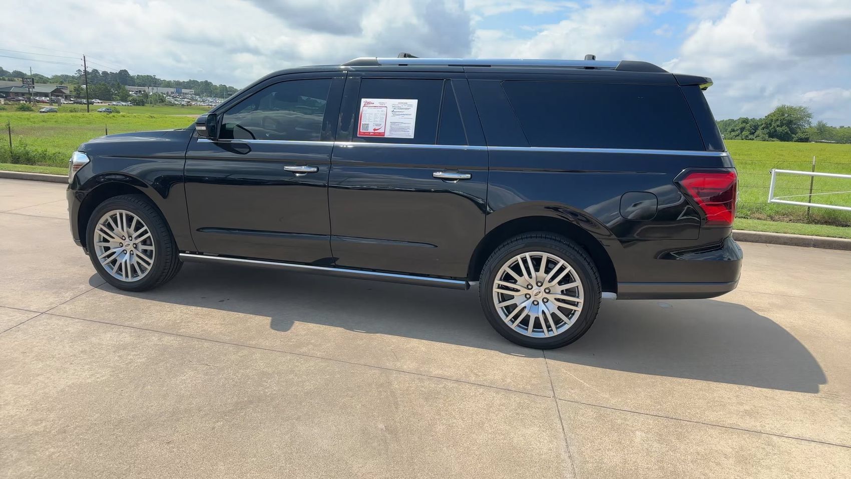 Used 2024 Ford Expedition Max Limited AWD/4WD image 6