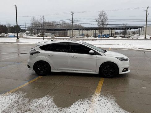 Used 2016 Ford Focus ST w/ Equipment Group 401A image 5