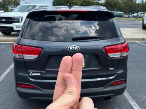 Used 2016 Kia Sorento FWD w/ LX Convenience Package image 10