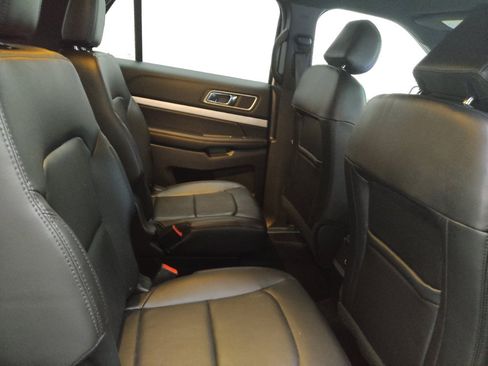 Used 2017 Ford Explorer XLT w/ Equipment Group 202A FWD image 19
