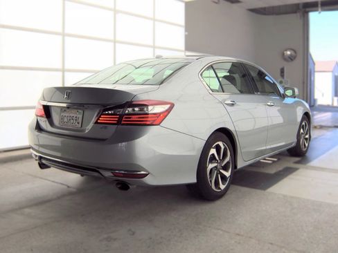 Used 2017 Honda Accord EX-L image 4