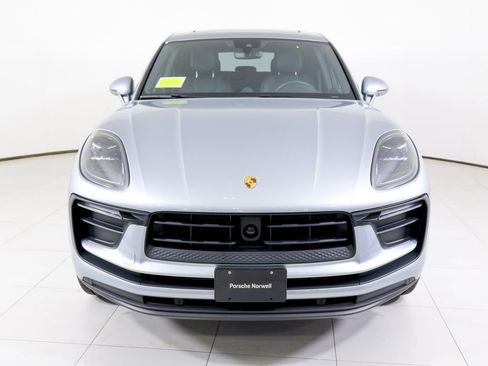 Certified 2025 Porsche Macan AWD/4WD image 25