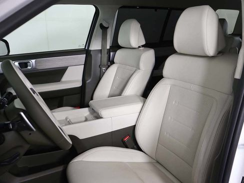 Used 2025 Hyundai Santa Fe Calligraphy AWD/4WD image 35