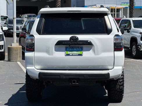 Used 2023 Toyota 4Runner TRD Off-Road Premium w/ Moonroof Package AWD/4WD image 4
