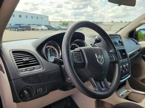 Used 2014 Dodge Grand Caravan SXT FWD image 20