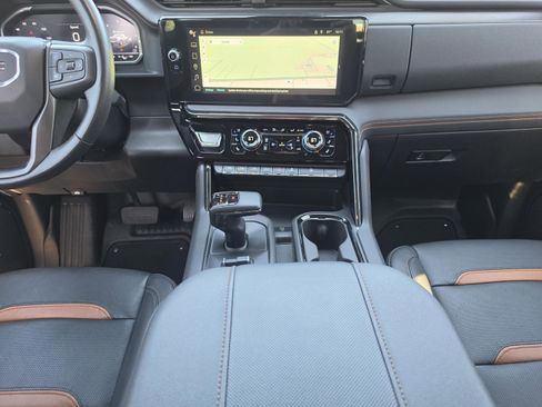 Certified 2023 GMC Sierra 1500 AT4 w/ AT4 Premium Package AWD/4WD image 17