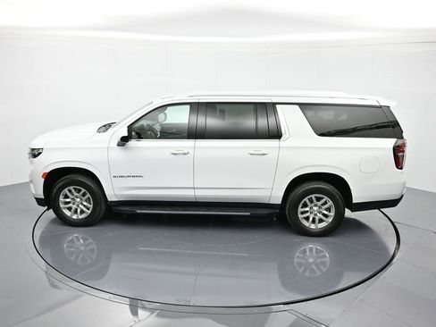 Used 2024 Chevrolet Suburban LT image 36