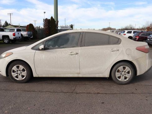 Used 2016 Kia Forte LX image 8