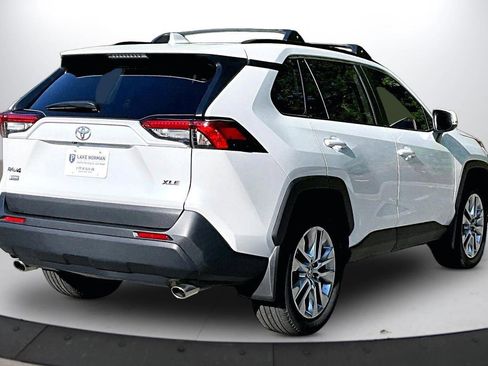 Used 2024 Toyota RAV4 XLE Premium FWD image 9