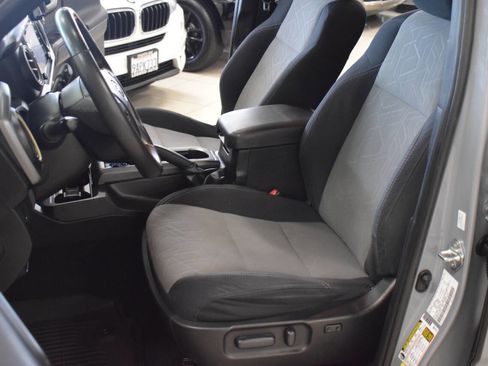 Used 2021 Toyota Tacoma TRD Sport w/ Technology Package image 44