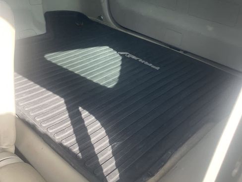 Used 2014 Toyota Prius V Five image 7