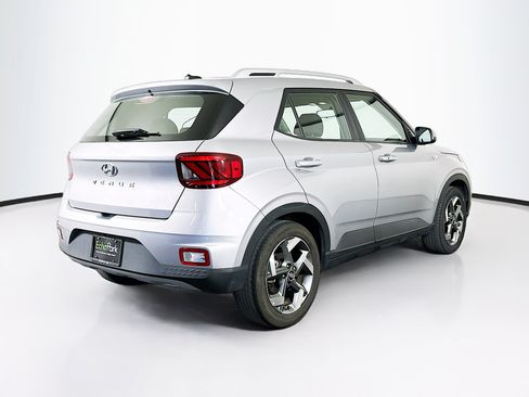 Used 2025 Hyundai Venue SEL FWD image 9