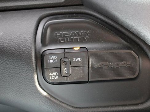 Used 2019 RAM 2500 Big Horn image 26