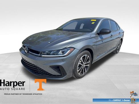 Used 2025 Volkswagen Jetta Sport FWD image 1