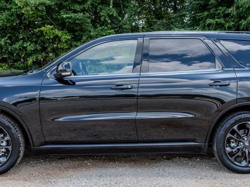 Used 2021 Dodge Durango R/T w/ Blacktop Package RWD image 2