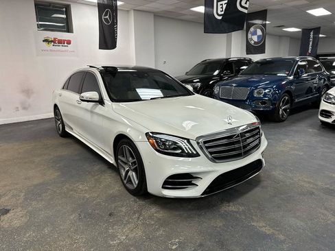 Used 2020 Mercedes-Benz S 560 4MATIC Sedan w/ AMG Line Exterior image 4