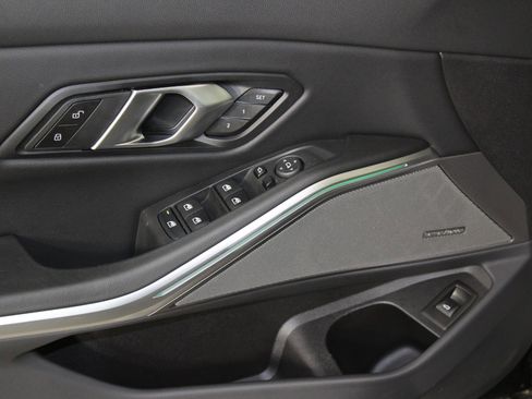 Certified 2025 BMW M340i image 23