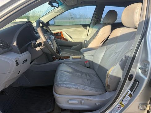 Used 2010 Toyota Camry image 25