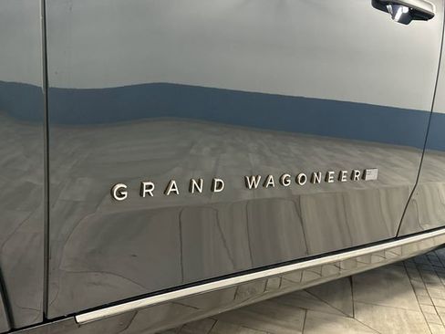 Used 2024 Jeep Grand Wagoneer Series III image 44