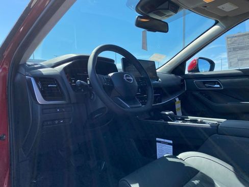 New 2025 Nissan Rogue Platinum w/ Tech Package image 10