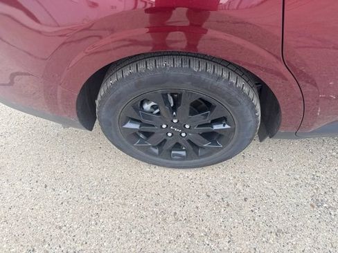 Used 2023 Kia Carnival SX FWD image 17