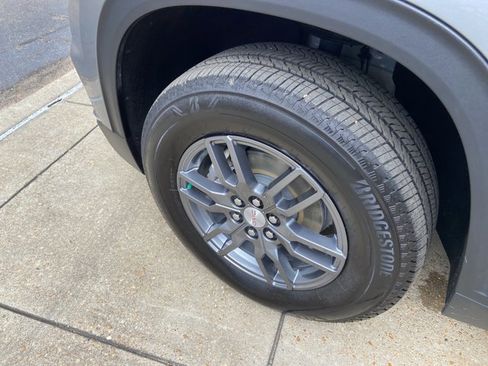 Used 2025 GMC Acadia Elevation image 24