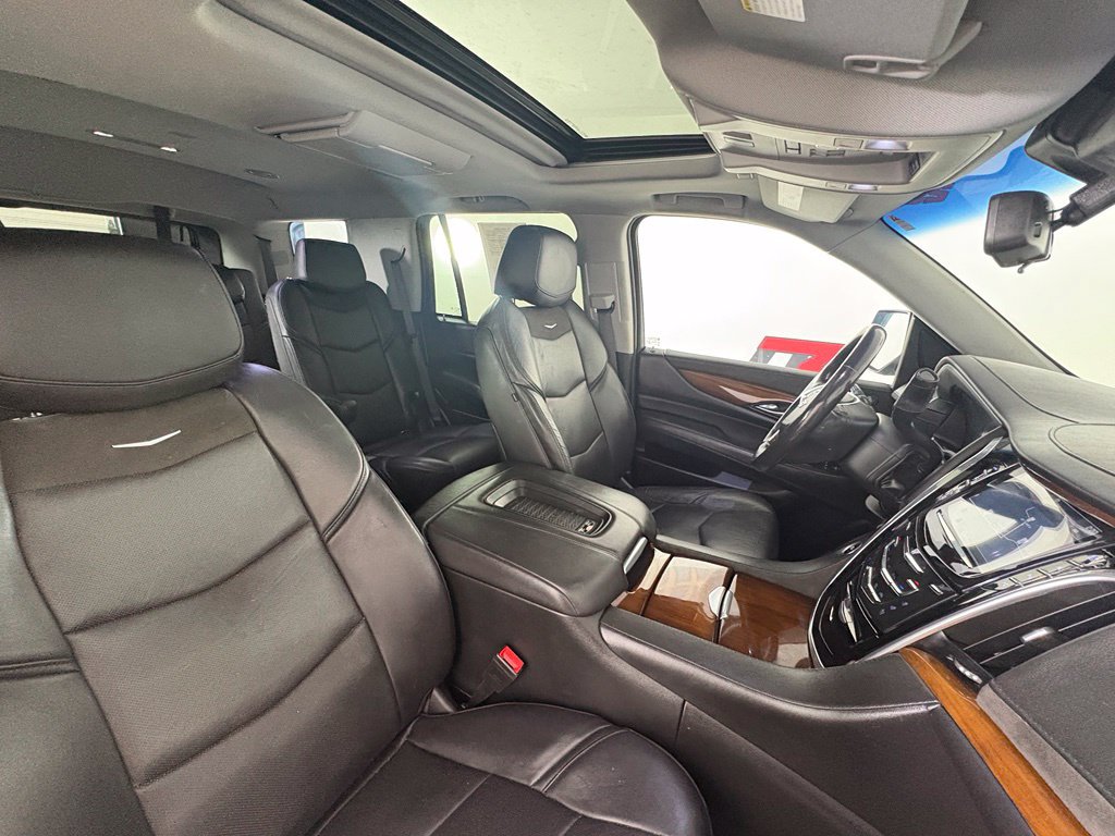 Used 2019 Cadillac Escalade Luxury AWD/4WD image 42