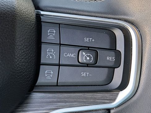 Used 2024 Jeep Wagoneer L Series II image 20