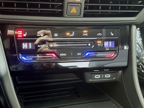 New 2026 Volkswagen Jetta SE image 15