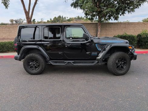 Used 2023 Jeep Wrangler Unlimited Rubicon 4xe AWD/4WD image 9