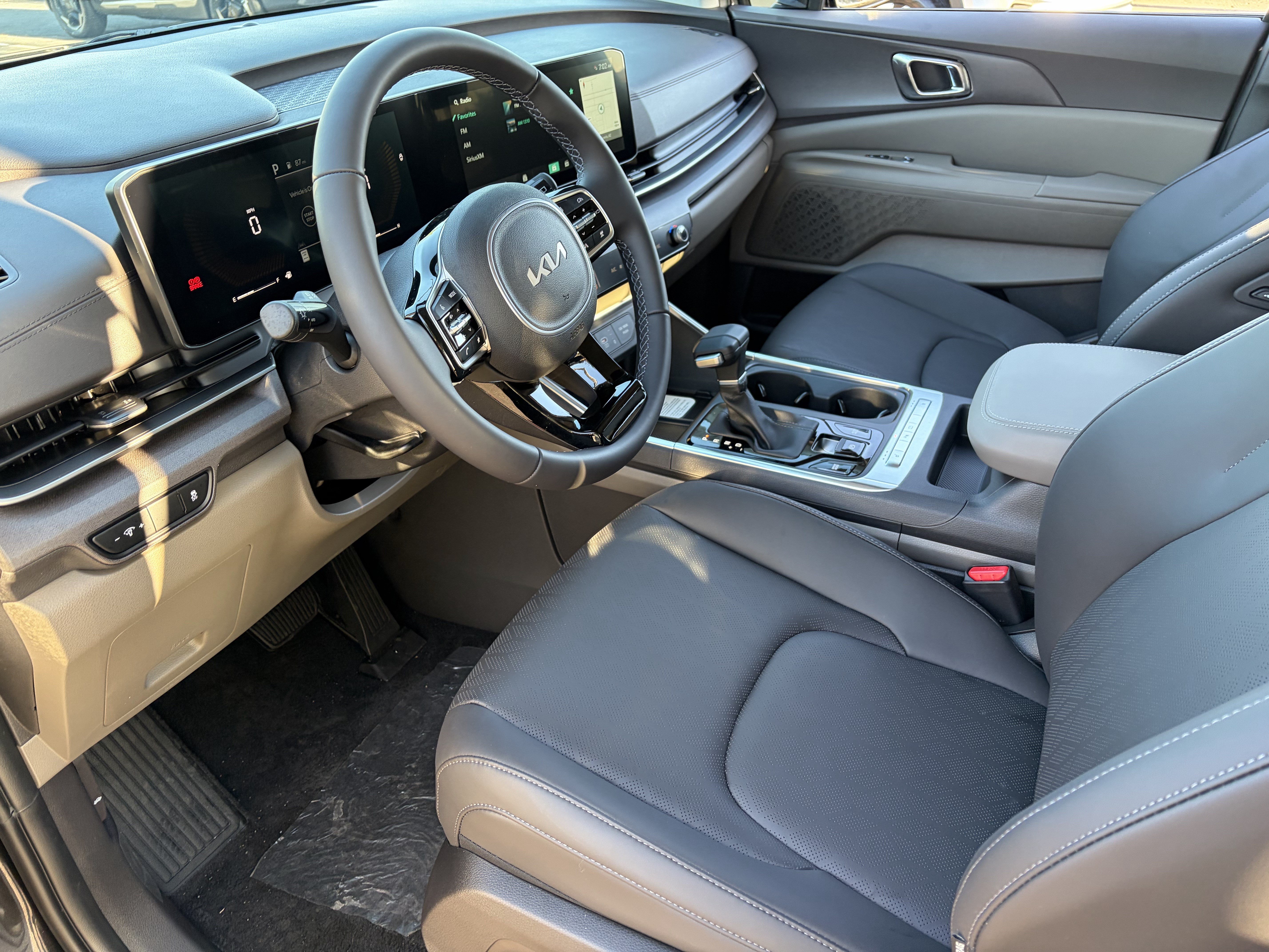 New 2026 Kia Carnival EX FWD image 16