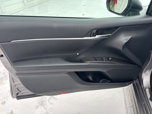 Used 2023 Toyota Camry SE image 14