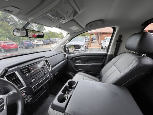 Used 2017 Nissan Titan S AWD/4WD image 21