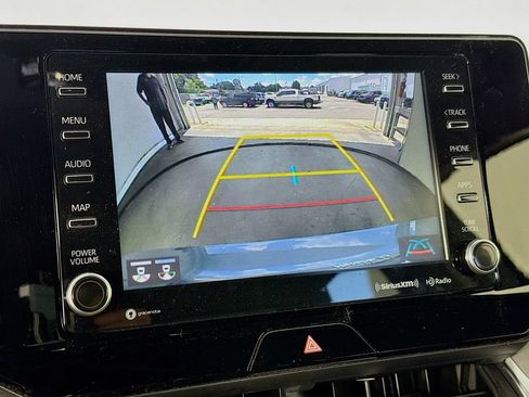 Used 2021 Toyota Venza XLE AWD/4WD image 13
