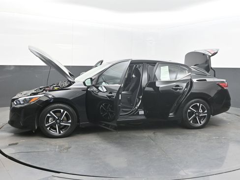 Used 2024 Nissan Sentra SV image 39