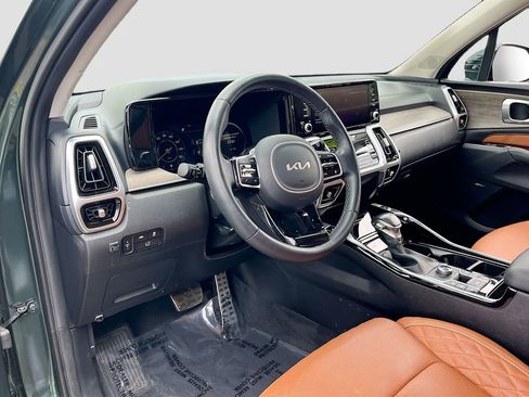 Used 2022 Kia Sorento SX Prestige w/ Rust Color Package image 9